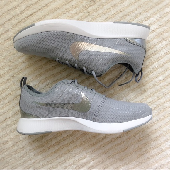 nike shoes with silver swoosh